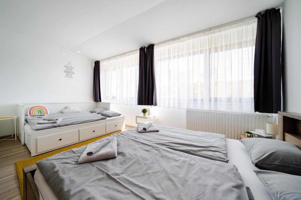 Hotel Pipacs Panir & Grill Garden Vendeghaz Győrújbarát Exterior foto